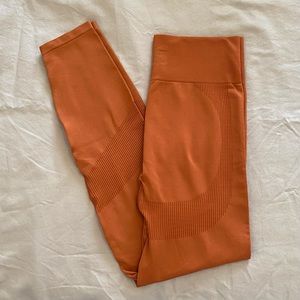 Victoria’s Secret PINK Active Leggings Size M/L Burnt Orange